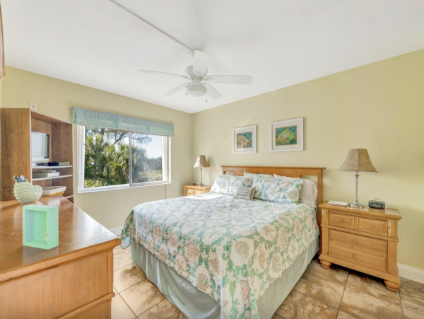 Holmes Beach Gulf Front 2 Bedroom Beach Vacation Condo